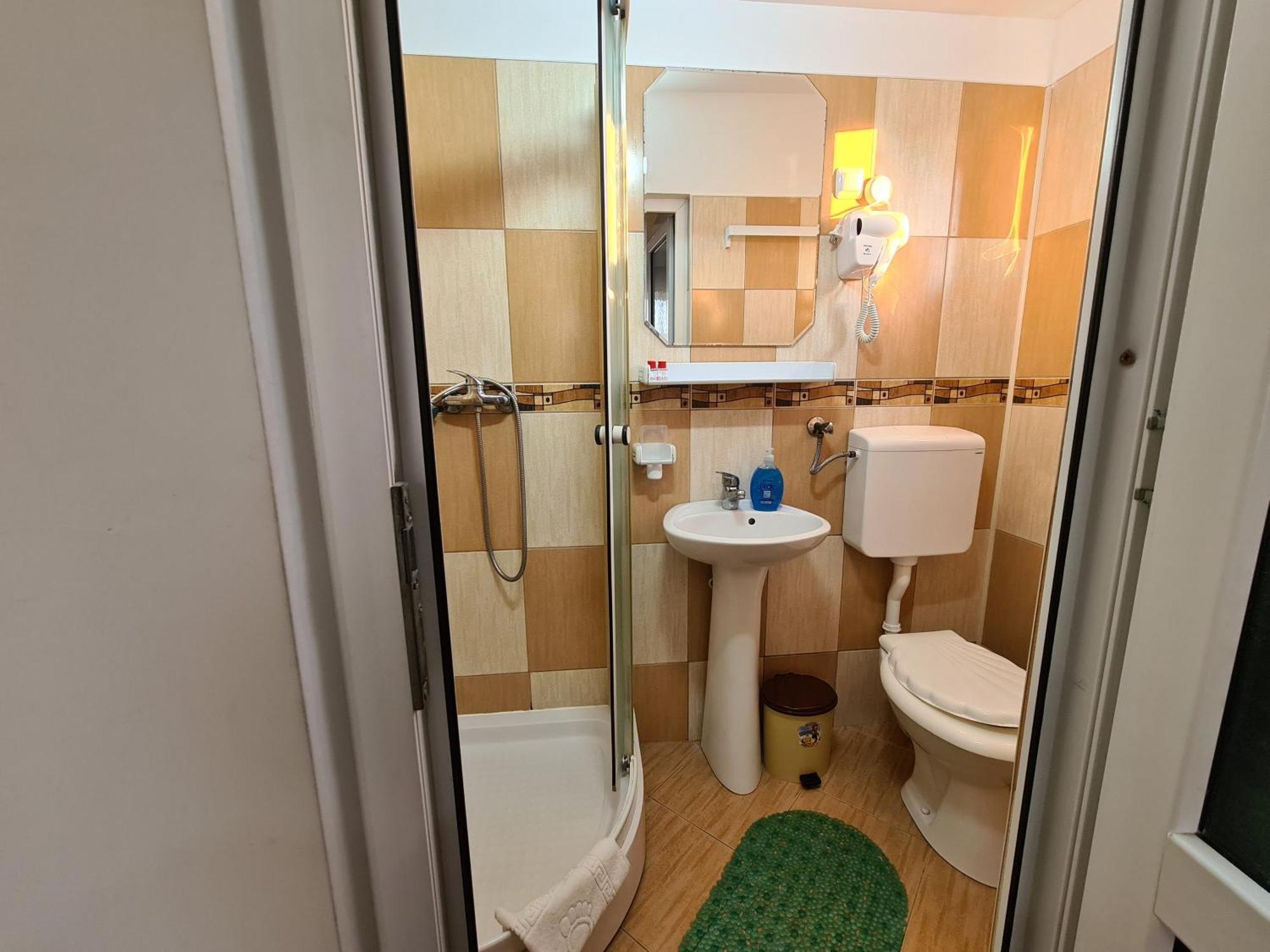 מלון Două Mai Casa Bianca מראה חיצוני תמונה
