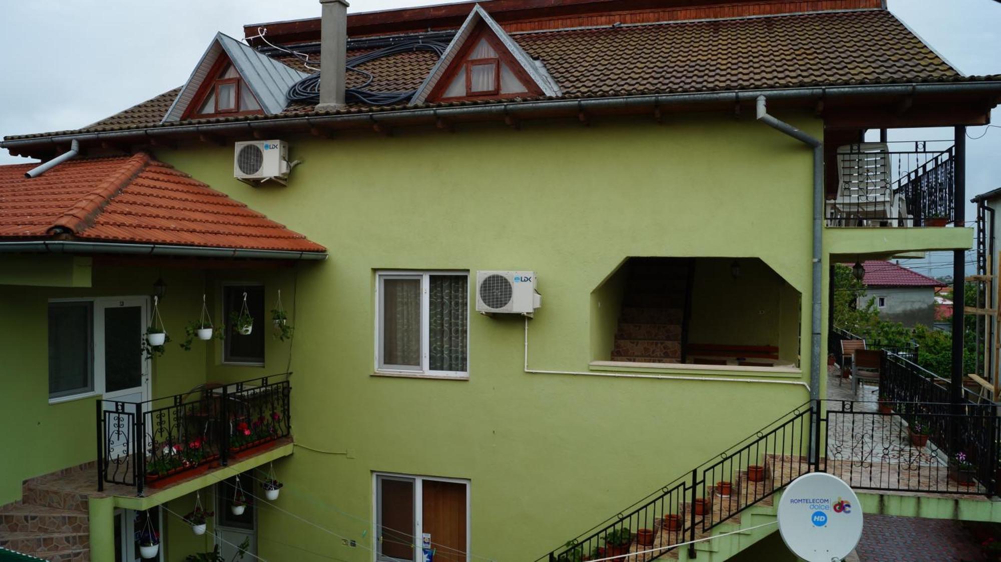 מלון Două Mai Casa Bianca מראה חיצוני תמונה