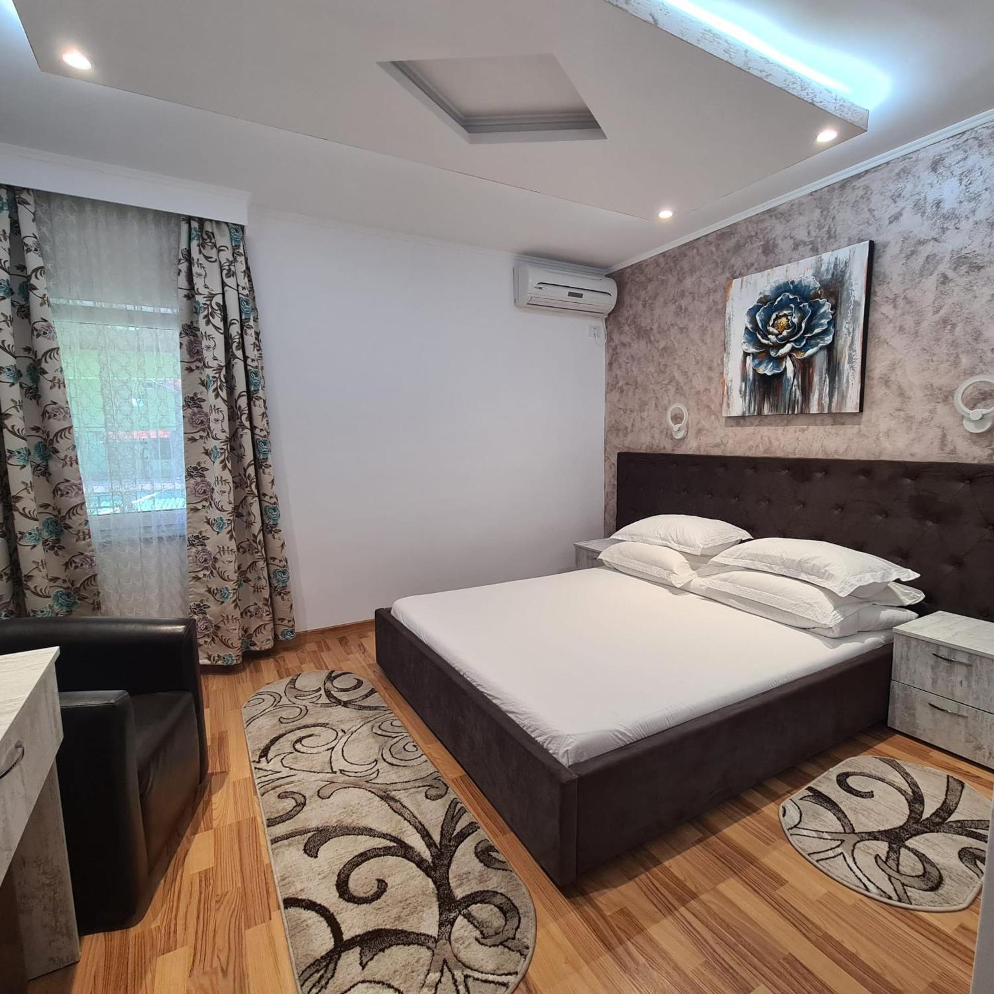 מלון Două Mai Casa Bianca מראה חיצוני תמונה